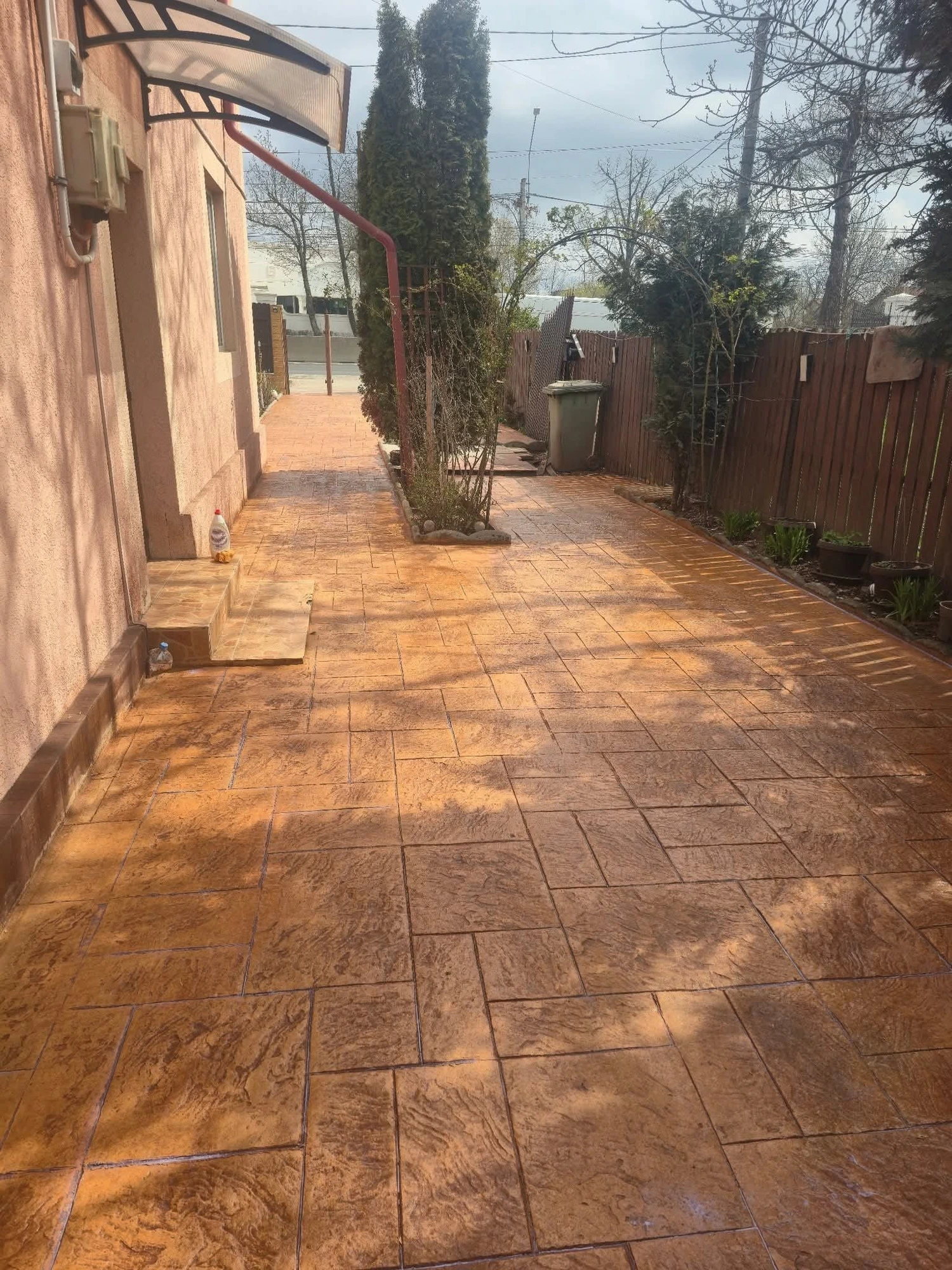 Curte si alee - model piatra - beton amprentat